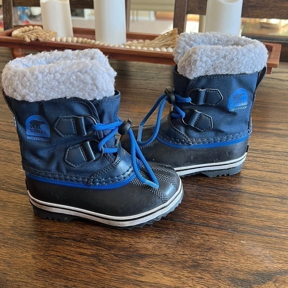 SOREL CHILDREN'S NYLON BOOT | Collegiate Navy, Super Blue | size 9